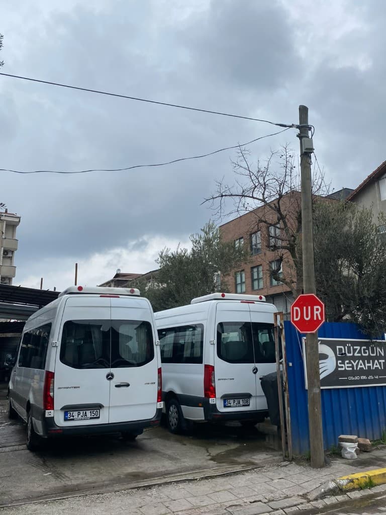 Beyaz Mercedes Sprinter